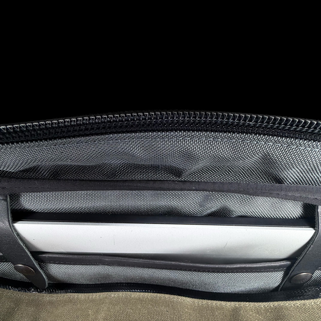 Defender Briefcase Olive Drab TexWax™ x Silver Lining Cordura / Few Remain