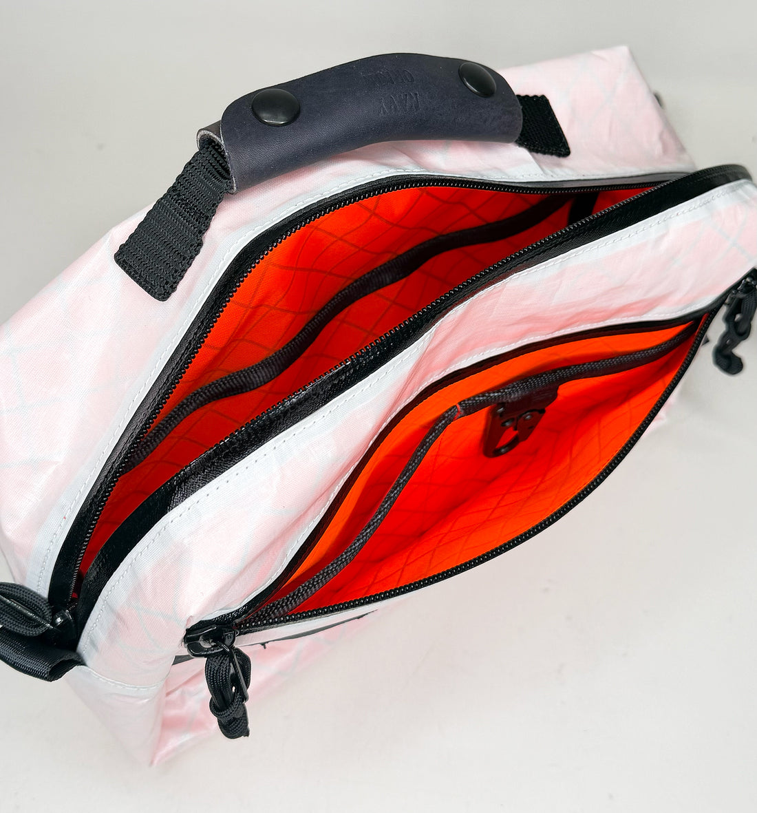 Insidious Jr. Sling White Dyneema® x Blaze Orange X-Pac™ interior / Last 1